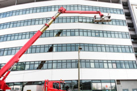 L'entretien des vitres en nacelle